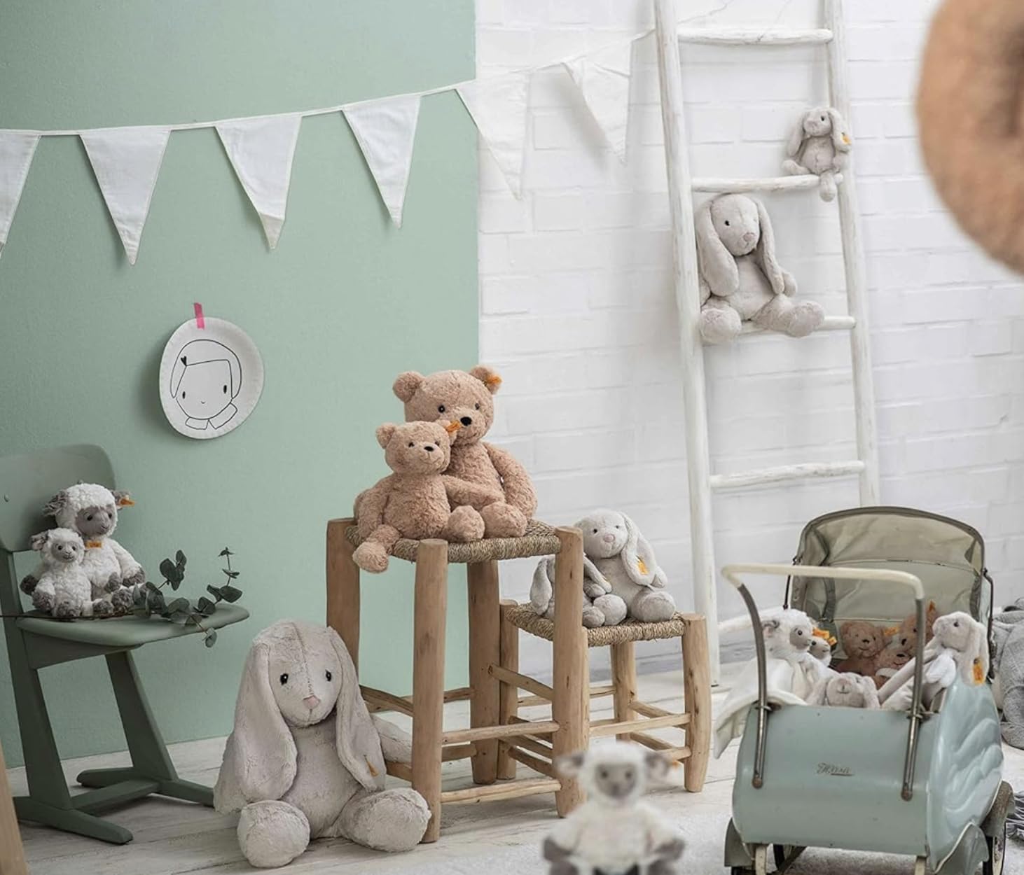 Steiff Kuscheltier Jimmy Teddybär, Süßes Stofftier mit Kunststoffaugen, Kinder, Jungen & Mädchen, Friends, Plüschtier 30 cm